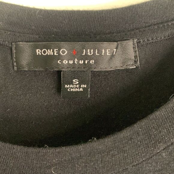 ROMEO+Juliet couture sequined heart bolt design black tshirt women’s sz small - Picture 4 of 10